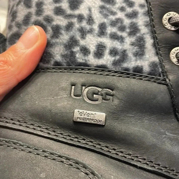 𝅺ugg Adirondack II leopard woman’s waterproof boots - Picture 10 of 14